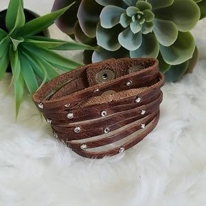 Leather snap bracelet